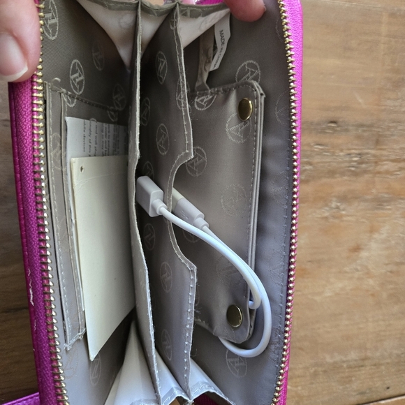 Adrienne Vittadini Pink Women's Charging Wallet - Picture 8 of 14